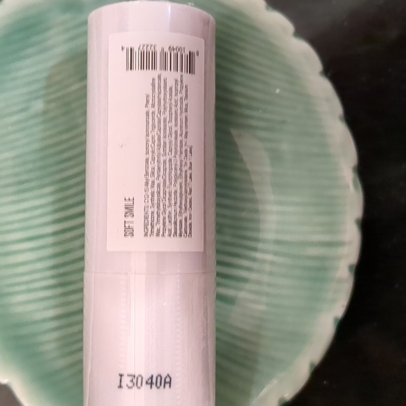 Multi-Use Cheek + Lip Color - Picture 2 of 3